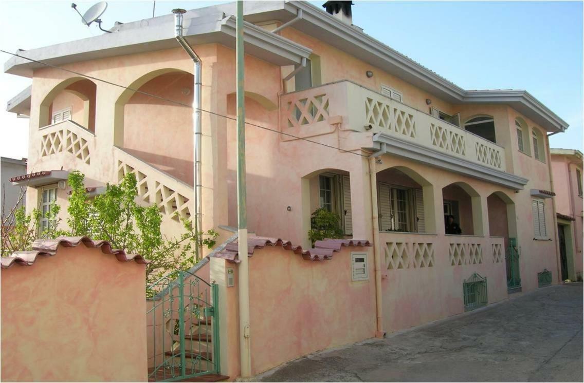 Ferienwohnung Santu Luisu Iun P2230 Galtellì Exterior foto